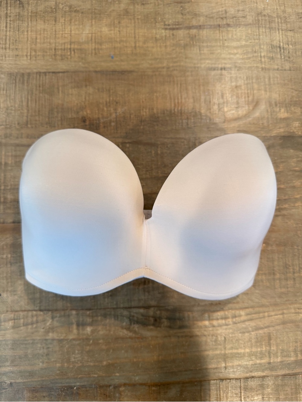 Wonderbra Strapless Seamless Molded Cup Bra